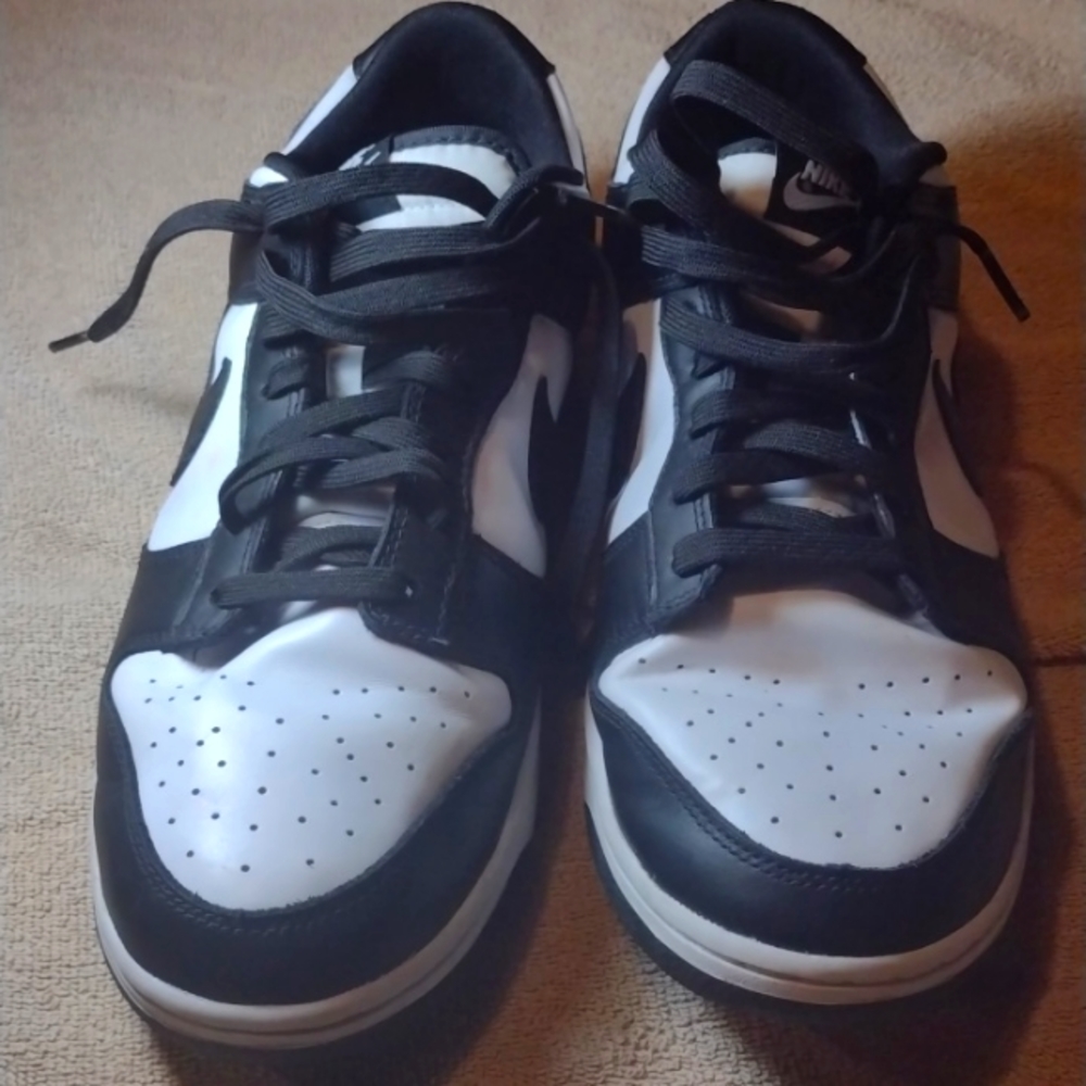 Nike pandas dunks